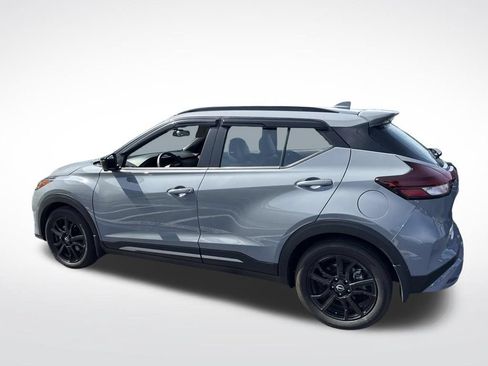 Used 2024 Nissan Kicks SR w/ SR Premium Package FWD image 7