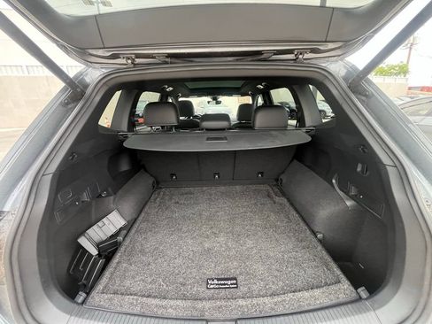Used 2022 Volkswagen Tiguan SEL R-Line image 6