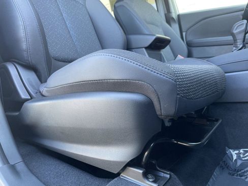 Used 2025 Subaru Forester Premium AWD/4WD image 18