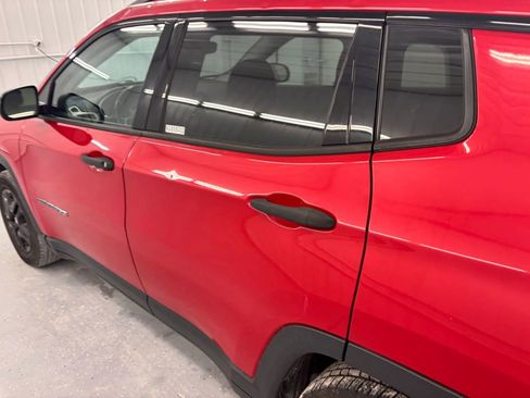 Used 2018 Jeep Compass Sport w/ Cold Weather Group FWD image 40