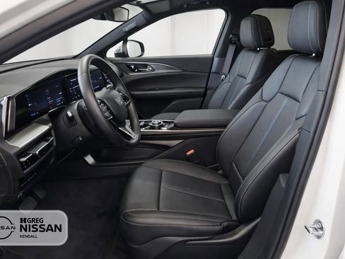 Used 2024 Cadillac Lyriq Sport RWD image 7