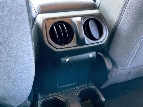 Used 2024 Jeep Wrangler Sport S image 31