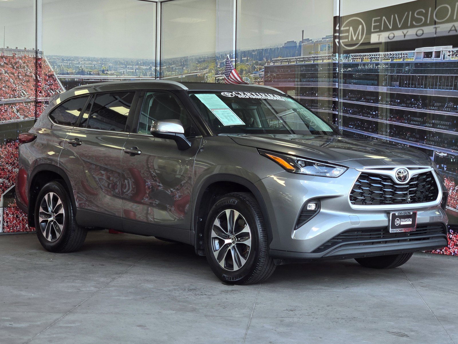 Certified 2026 Toyota Highlander XLE AWD/4WD image 1