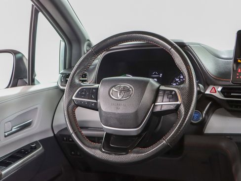 Used 2024 Toyota Sienna XSE w/ XSE Plus Package image 12