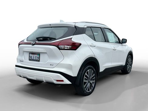 Used 2022 Nissan Kicks SV FWD image 5