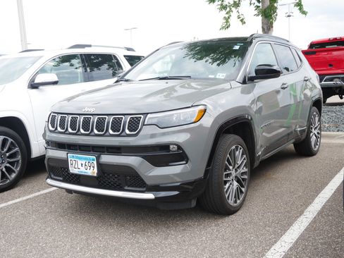 Used 2023 Jeep Compass Limited w/ Elite Group AWD/4WD image 3