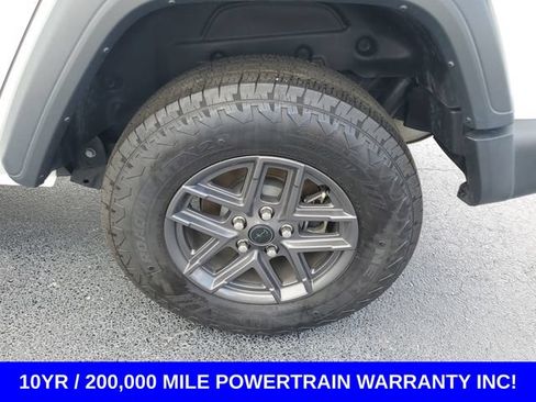 Used 2025 Jeep Wrangler Unlimited Sport AWD/4WD image 29