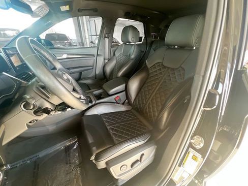 Used 2024 Audi SQ5 Premium Plus w/ Premium Plus Package image 10