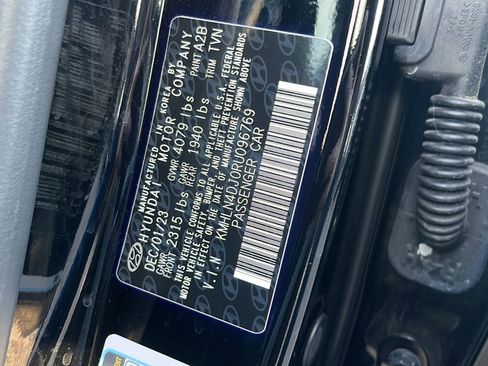 Certified 2024 Hyundai Elantra Limited image 28