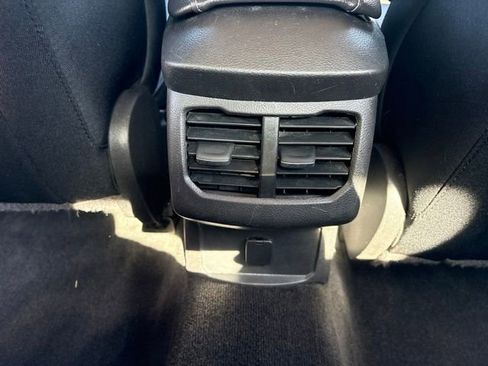 Used 2015 Ford Fusion SE FWD image 21