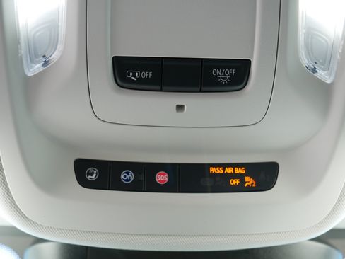 Used 2025 Buick Envision Preferred image 34