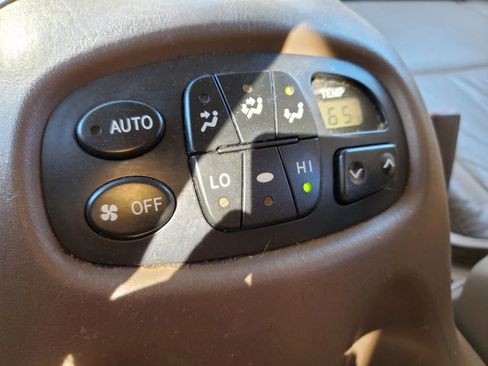 Used 2004 Toyota Sequoia SR5 image 29