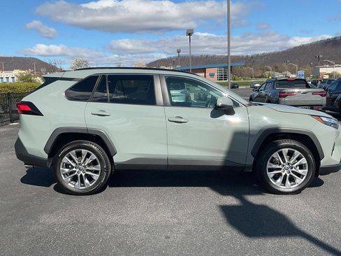 Used 2022 Toyota RAV4 XLE Premium w/ Carpet Mat Package (TMS) image 4