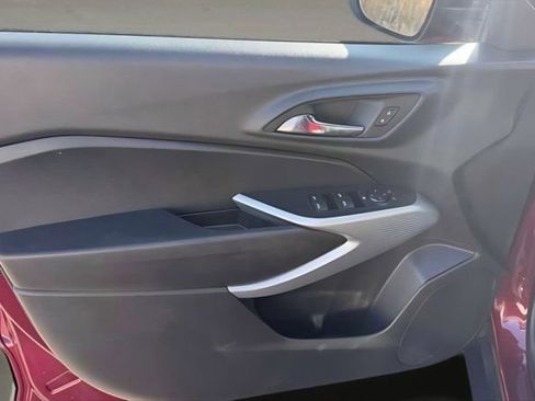 Used 2024 Chevrolet Trax RS image 16