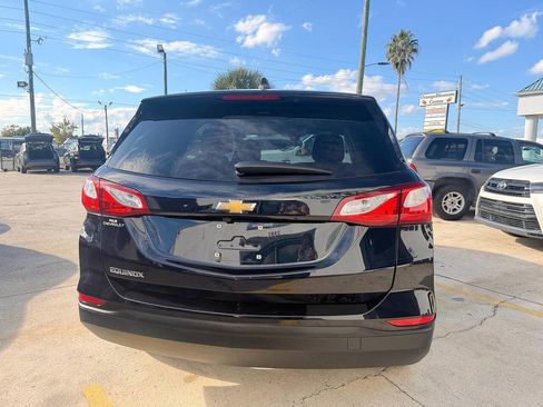 Used 2021 Chevrolet Equinox LS w/ LS Convenience Package image 9