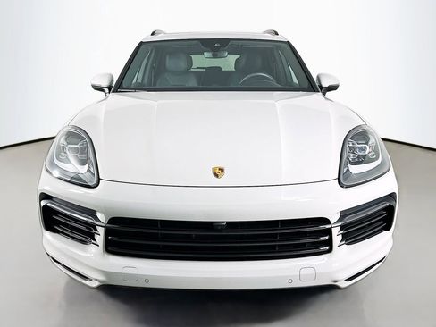 Certified 2023 Porsche Cayenne Platinum Edition image 6