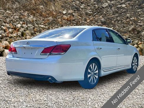 Used 2012 Toyota Avalon Limited FWD image 2
