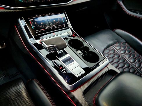 Used 2022 Audi RS Q8 w/ Luxury Package image 17