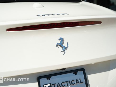 Used 2016 Ferrari California T image 15