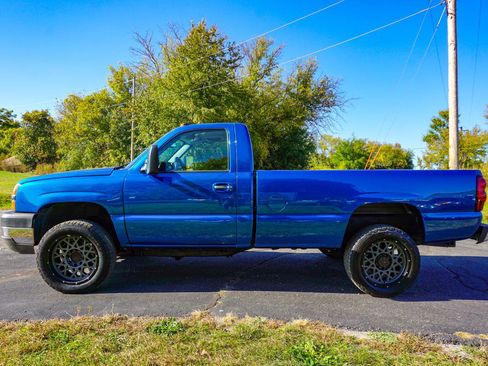 Used 2004 Chevrolet Silverado 2500 LS w/ Snow Plow Prep Package image 9