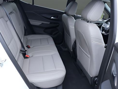 Used 2025 Buick Envista Avenir FWD image 19