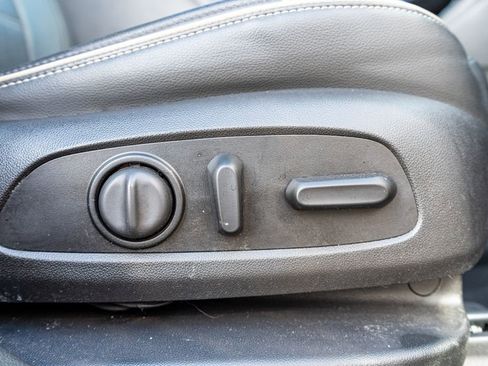 Used 2017 GMC Acadia Denali image 16