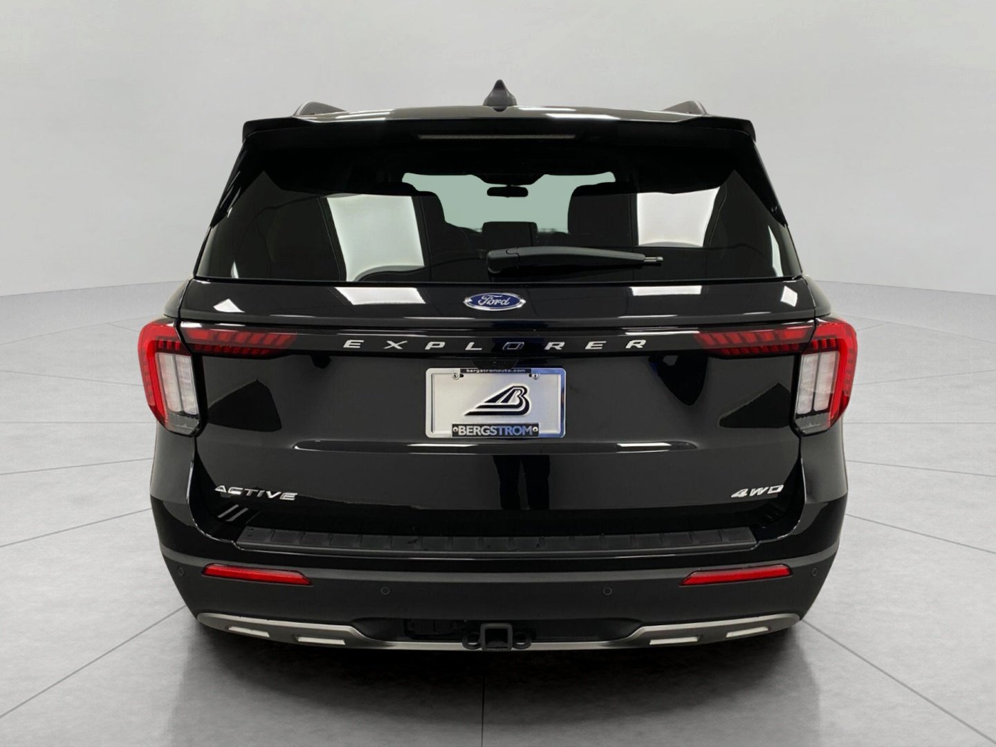 Used 2025 Ford Explorer Active w/ Active Comfort Package AWD/4WD image 5