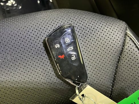 Used 2024 Volkswagen Atlas SE AWD/4WD image 40