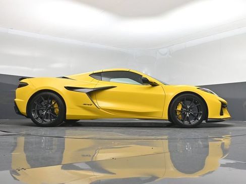 Used 2025 Chevrolet Corvette ZR1 w/ Stealth Interior Trim Package RWD image 16