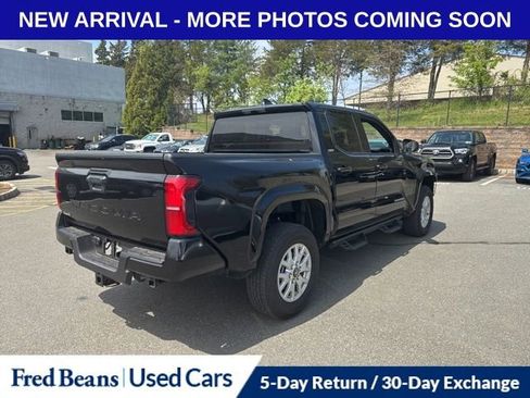 Used 2025 Toyota Tacoma SR5 AWD/4WD image 3