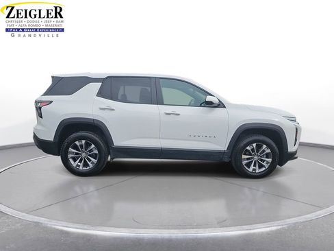 Used 2025 Chevrolet Equinox LT AWD/4WD image 4