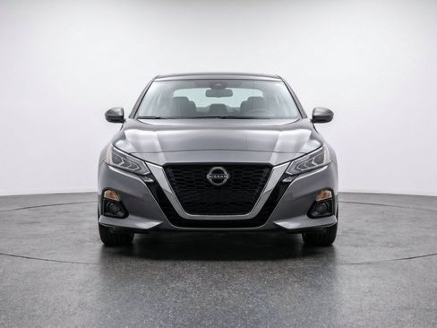 Used 2026 Nissan Altima 2.5 SV FWD image 2