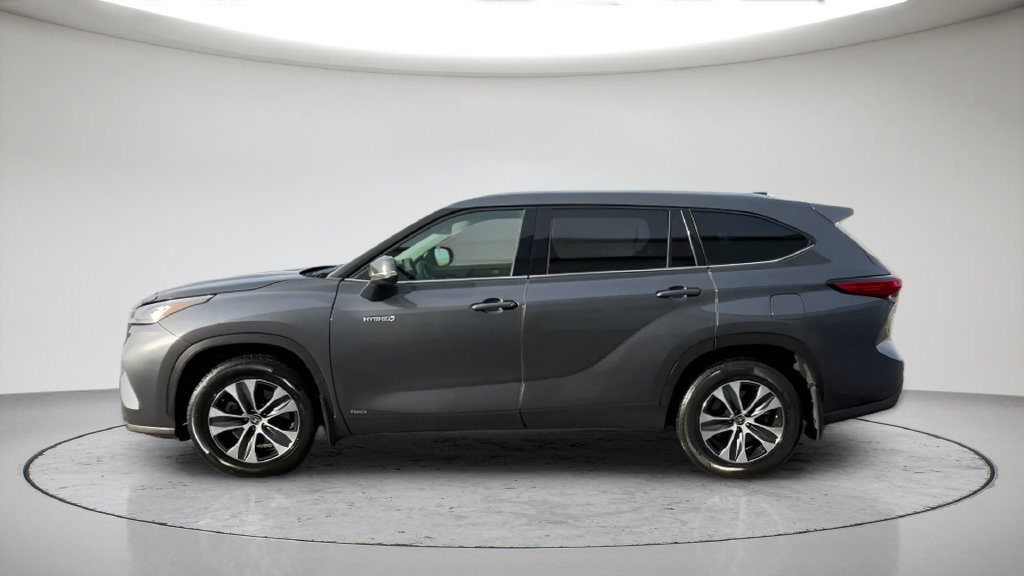 Certified 2020 Toyota Highlander XLE AWD/4WD image 11