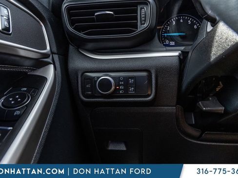 Used 2021 Ford Explorer XLT AWD/4WD image 13