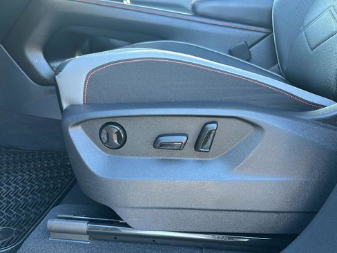 Certified 2025 Volkswagen Atlas Peak Edition SE AWD/4WD image 27
