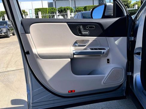 Used 2025 Mercedes-Benz GLB 250 image 21