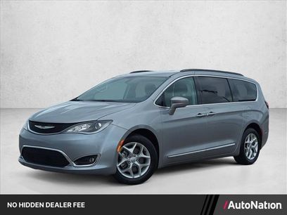 Used 2017 Chrysler Pacifica Touring-L w/ Tire & Wheel Group