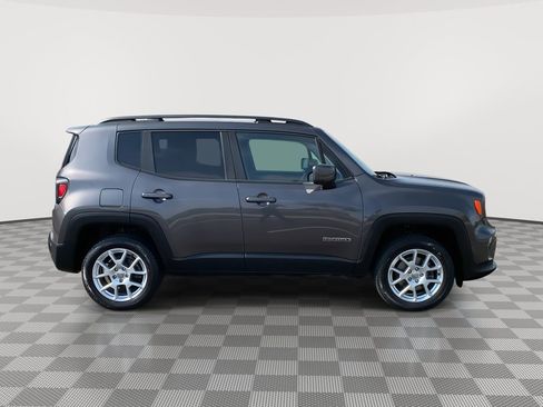 Used 2019 Jeep Renegade Latitude w/ Trailer Tow Group image 8
