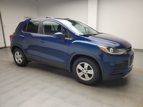 Used 2020 Chevrolet Trax LT FWD image 11