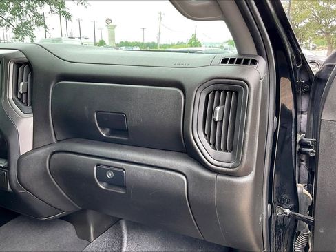 Used 2022 Chevrolet Silverado 2500 Custom w/ Custom Value Package AWD/4WD image 23