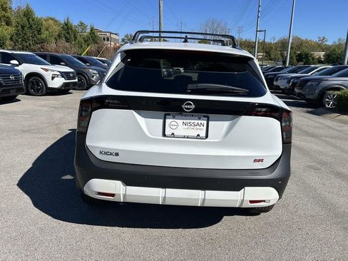 New 2026 Nissan Kicks SR w/ Illumination Package FWD image 6