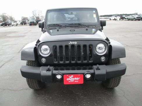 Used 2017 Jeep Wrangler Unlimited Sahara w/ Max Tow Package image 10