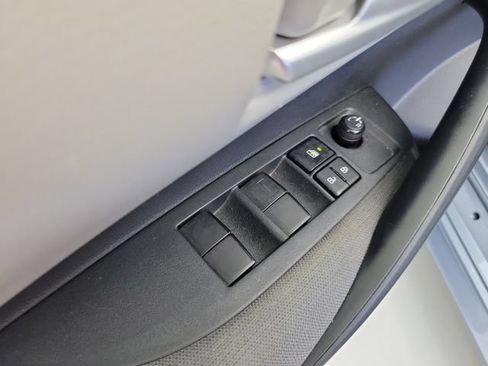 Used 2021 Toyota Corolla LE FWD image 19