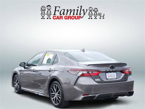 Certified 2024 Toyota Camry SE image 3