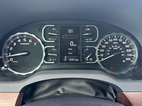Used 2018 Toyota Tundra Limited w/ Limited Premium Package AWD/4WD image 9