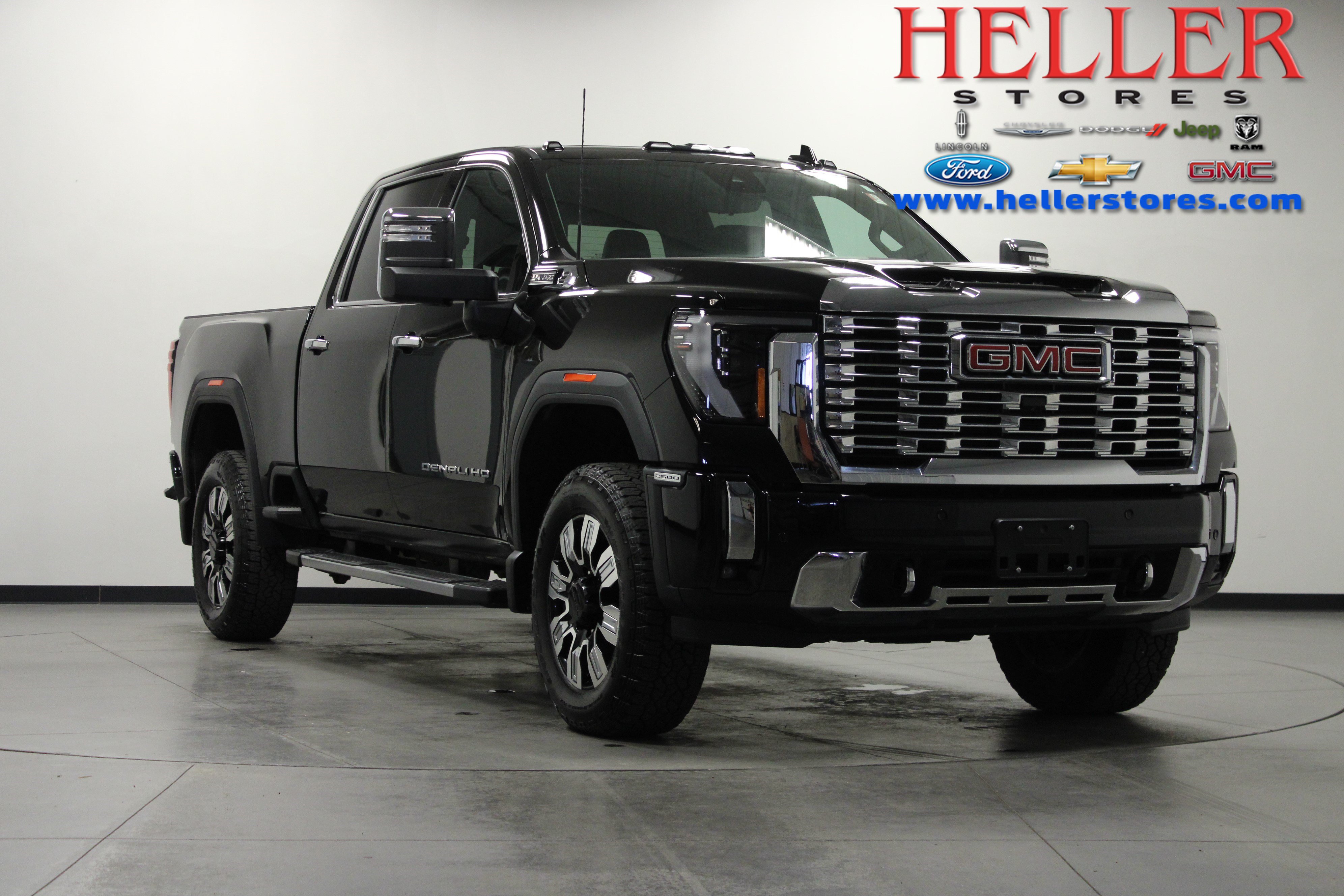 Used 2025 GMC Sierra 2500 Denali w/ Technology Package AWD/4WD image 1