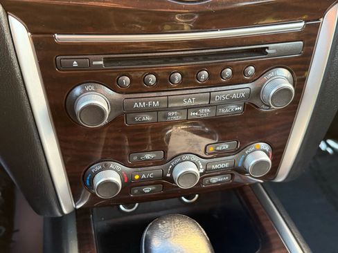 Used 2014 Nissan Pathfinder Platinum w/ Cargo Package image 36