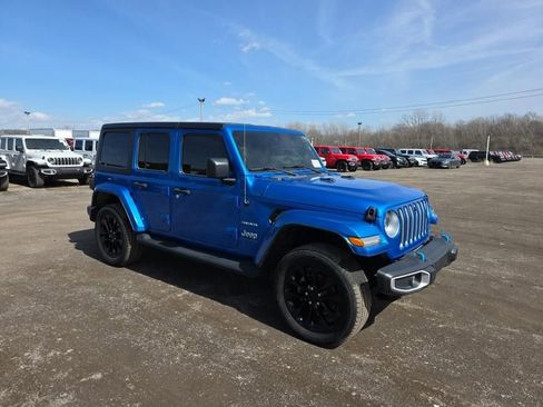 Used 2023 Jeep Wrangler Unlimited Sahara w/ Cold Weather Group image 3