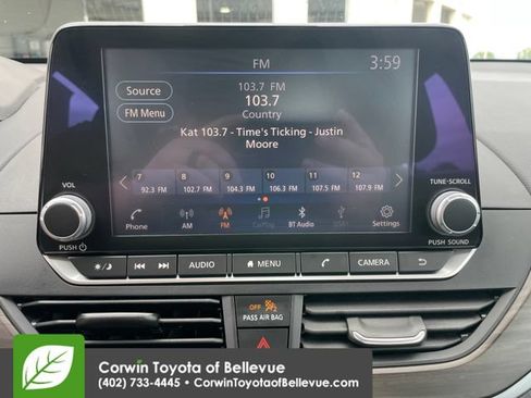Used 2025 Nissan Altima 2.5 SV FWD image 18