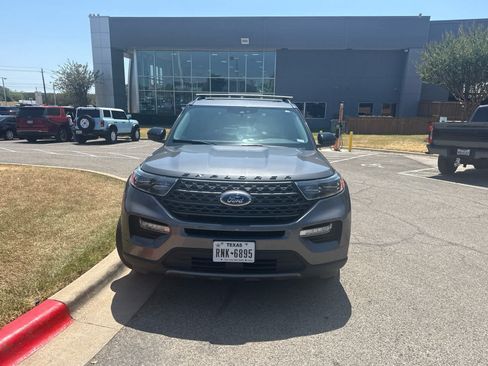 Used 2022 Ford Explorer XLT w/ Equipment Group 202A RWD image 2